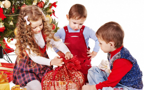 Итоги «горячей линии» по вопросам качеств и безопасности детских товаров, новогодних подарков